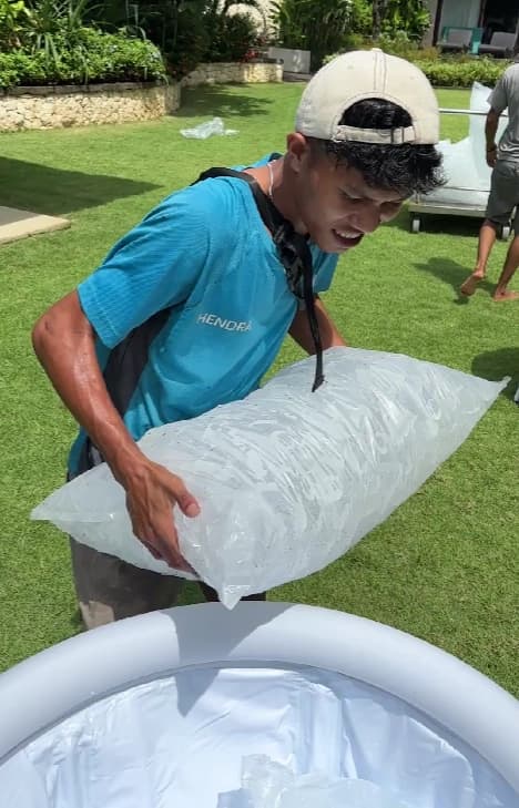 Ice delivery service